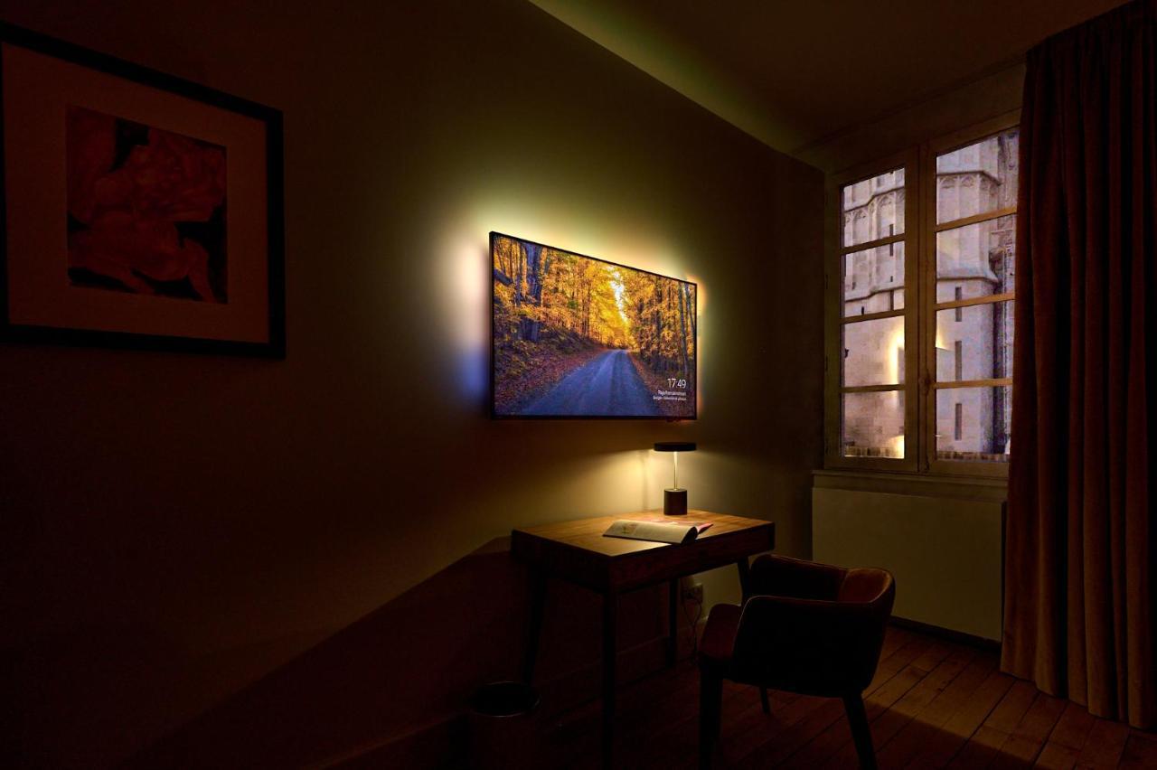 Appartement Montagnon - Les Suites Du Palais - Classe 4 Etoiles, Parking Prive, Vue Cathedrale, 3 Chambres, Primo C0Nciergerie Νεβέρ Εξωτερικό φωτογραφία
