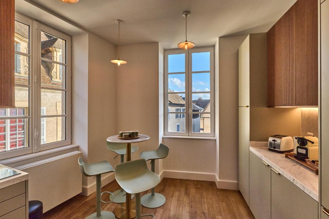 Appartement Montagnon - Les Suites Du Palais - Classe 4 Etoiles, Parking Prive, Vue Cathedrale, 3 Chambres, Primo C0Nciergerie Νεβέρ Εξωτερικό φωτογραφία