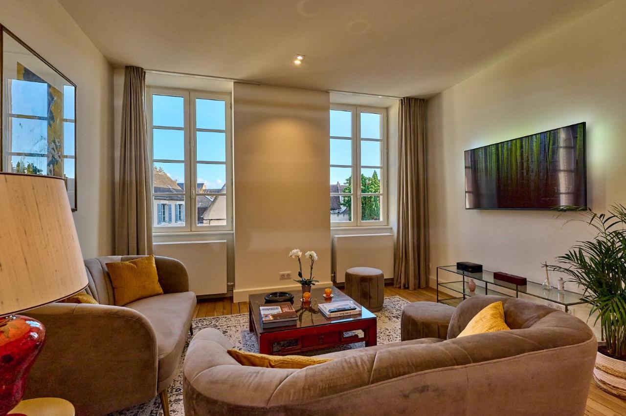 Appartement Montagnon - Les Suites Du Palais - Classe 4 Etoiles, Parking Prive, Vue Cathedrale, 3 Chambres, Primo C0Nciergerie Νεβέρ Εξωτερικό φωτογραφία